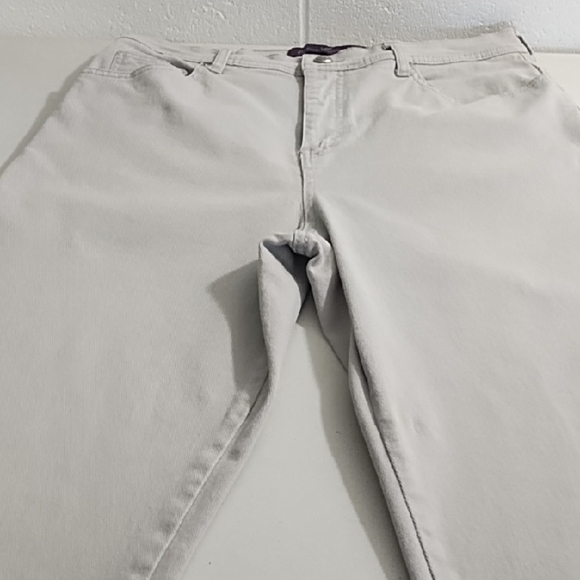 Light Gray Capri 5 Pocket Stretch Denim Jeans Side Leg Vent - Picture 10 of 12